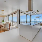 Serenity Heights - Luxury Concierge Services Вілла
