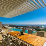 Serenity Heights - Luxury Concierge Services Вілла