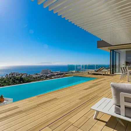 Serenity Heights - Luxury Concierge Services Вілла *