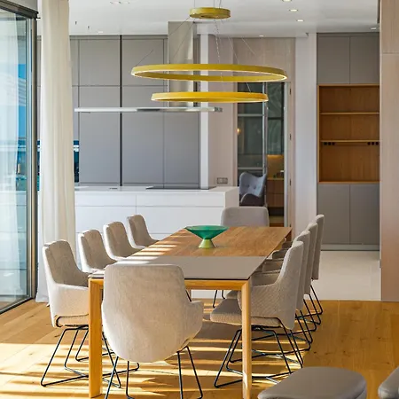 Serenity Heights - Luxury Concierge Services * 阿德耶